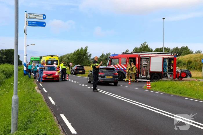 Automobilist verliest macht over stuur en belandt in water