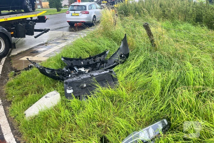 Twee voertuigen zwaar beschadigd na ongeval