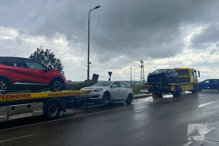 Twee voertuigen zwaar beschadigd na ongeval