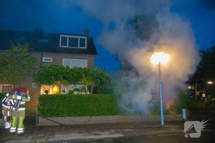 Uitslaande brand in schuur van woning