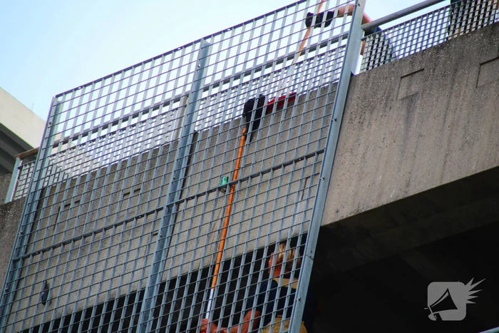 Brandweer ingezet voor vastzittende kraai