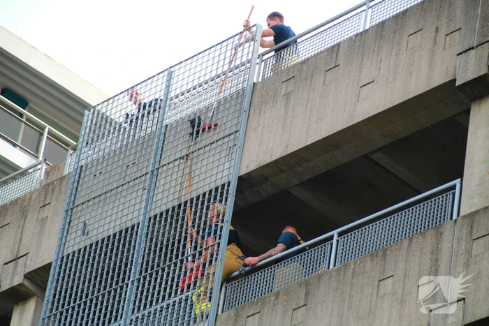 Brandweer ingezet voor vastzittende kraai
