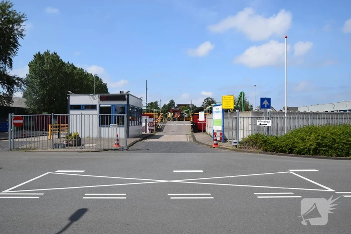 Container in brand bij milieustraat