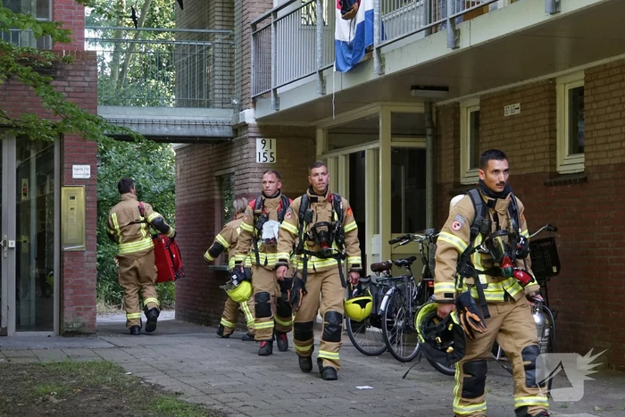 Magnetron vlieg in keuken in brand