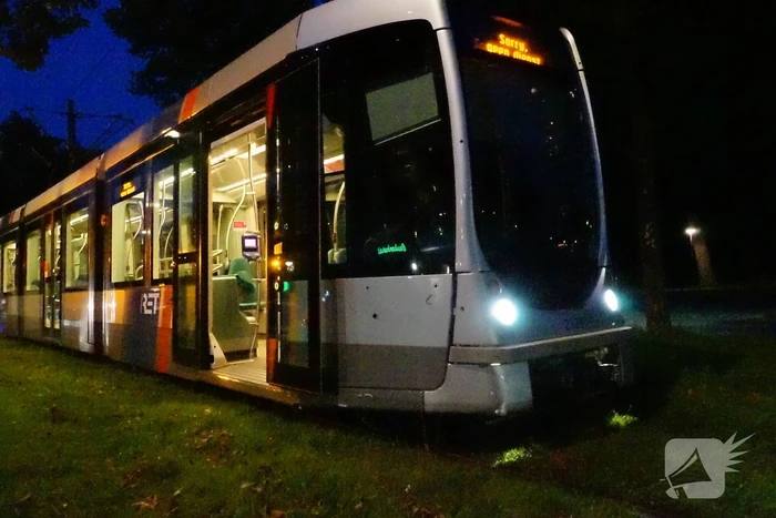 Opzittenden scooter gewond bij botsing met tram