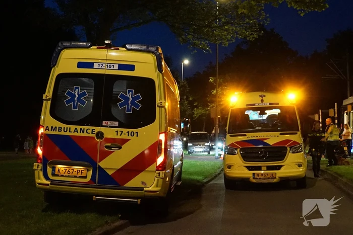 Opzittenden scooter gewond bij botsing met tram