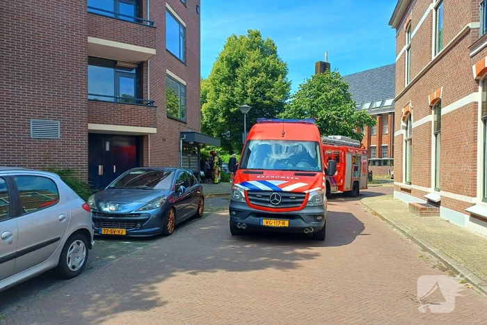 Voorbijganger ontdekt brand in flat
