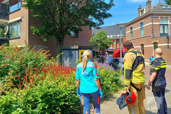 Voorbijganger ontdekt brand in flat