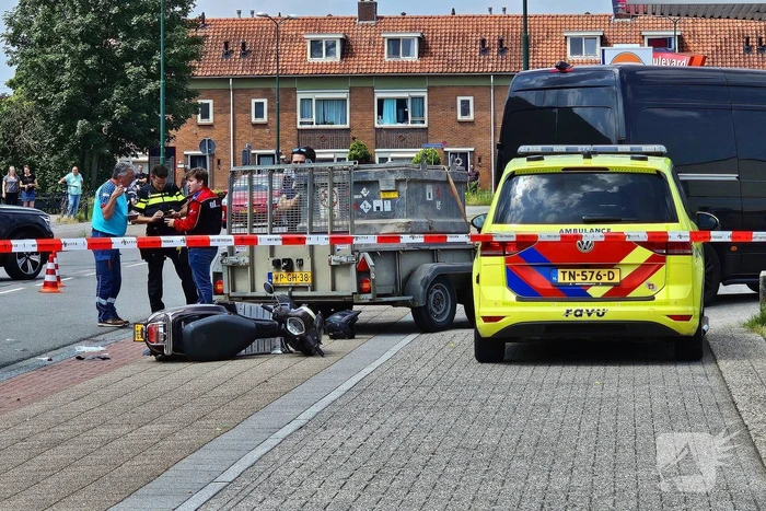 Scooterrijder gewond bij verkeersongeval