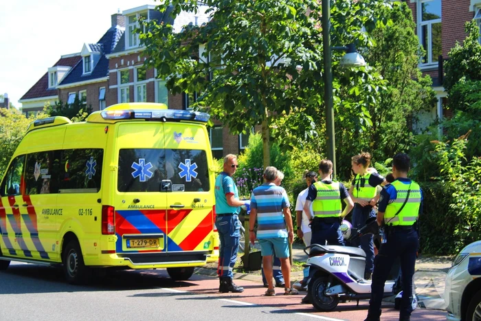 Scooterrijder gaat onderuit met deelscooter