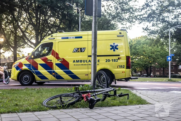 Fietser aangereden op oversteekplaats
