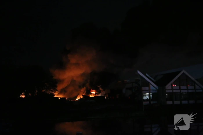 Schuur verwoest door uitslaande brand