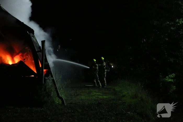 Schuur verwoest door uitslaande brand