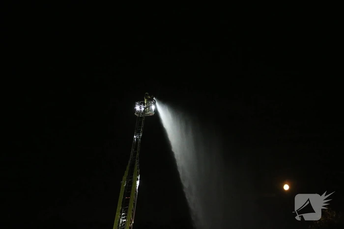 Schuur verwoest door uitslaande brand