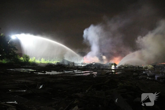 Schuur verwoest door uitslaande brand