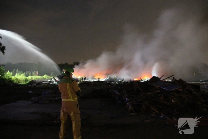 Schuur verwoest door uitslaande brand
