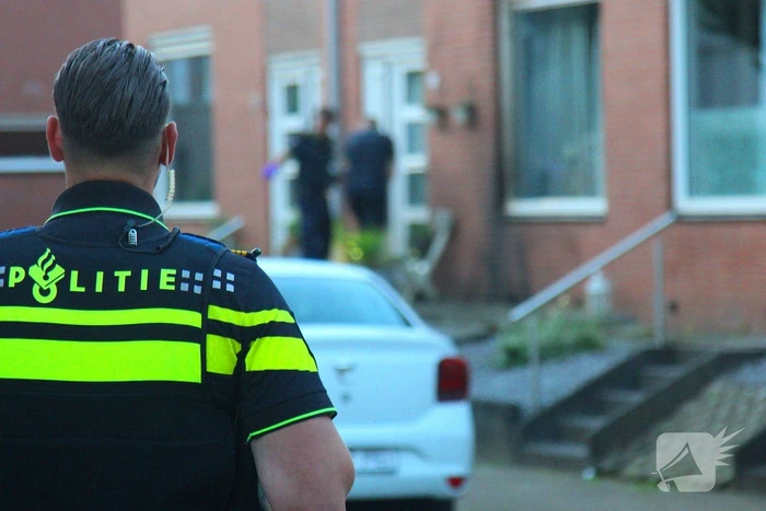 Gezin opgeschrikt door explosie tegen gevel