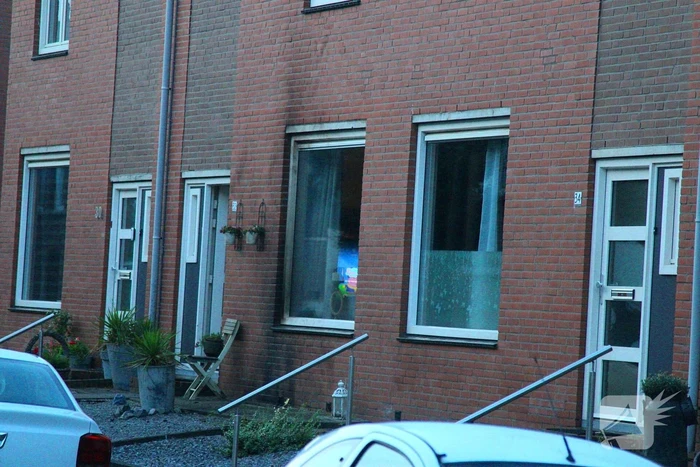 Gezin opgeschrikt door explosie tegen gevel