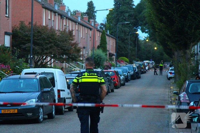 Gezin opgeschrikt door explosie tegen gevel