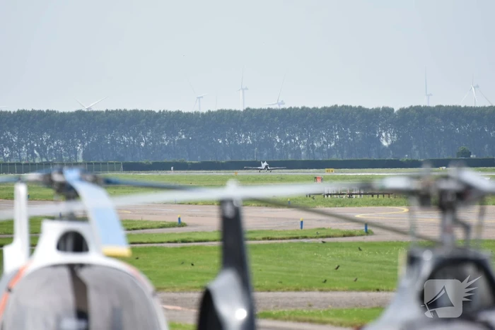 Problemen met neuswiel dwingt vliegtuig tot noodlanding