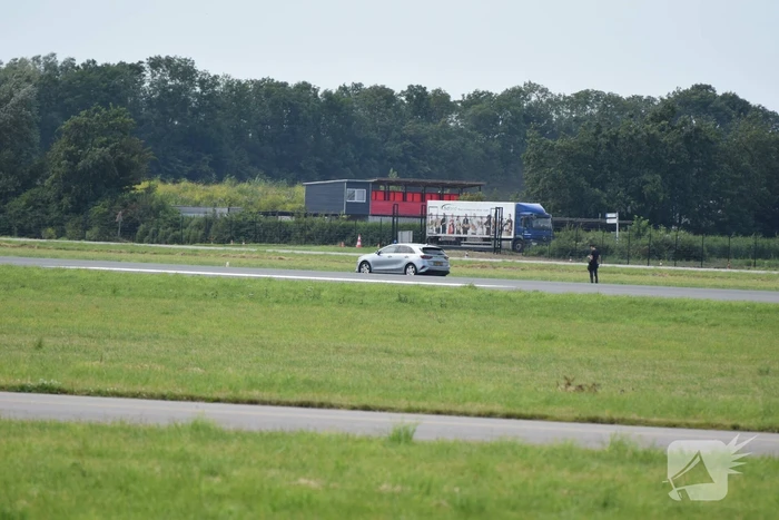 Problemen met neuswiel dwingt vliegtuig tot noodlanding