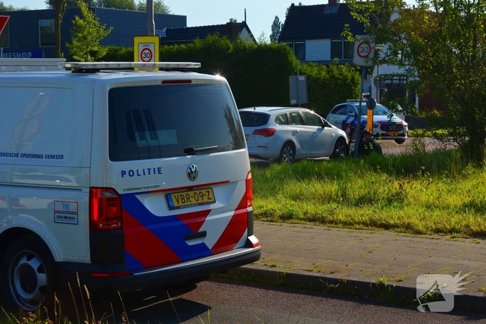 Fietser zwaargewond bij aanrijding met auto