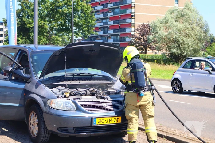 Oud brandweerman blust autobrand