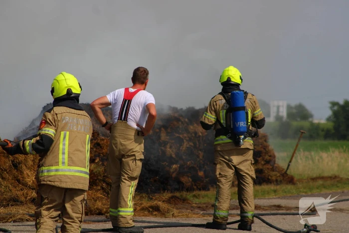 Brandweer ingezet voor brandend geperst hooi