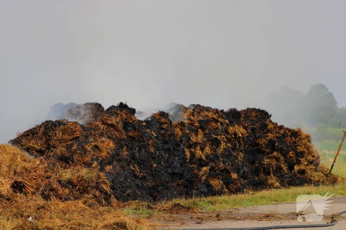 Brandweer ingezet voor brandend geperst hooi