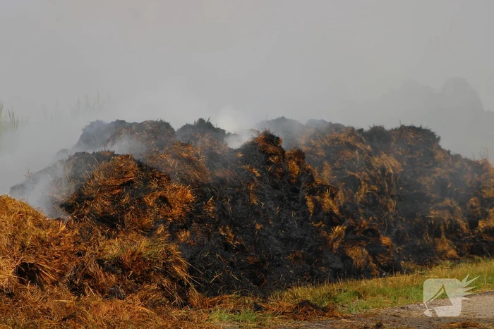 Brandweer ingezet voor brandend geperst hooi