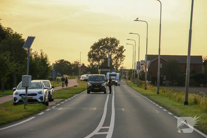 Fietser geschept door personenauto
