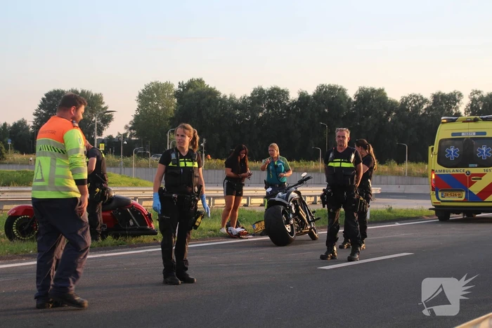 Motorrijder gewond na valpartij, weg afgesloten