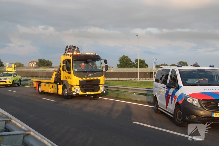 Motorrijder gewond na valpartij, weg afgesloten