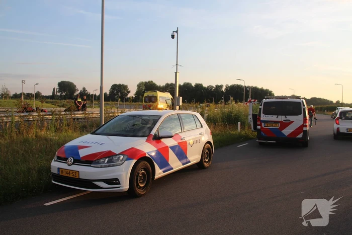 Motorrijder gewond na valpartij, weg afgesloten