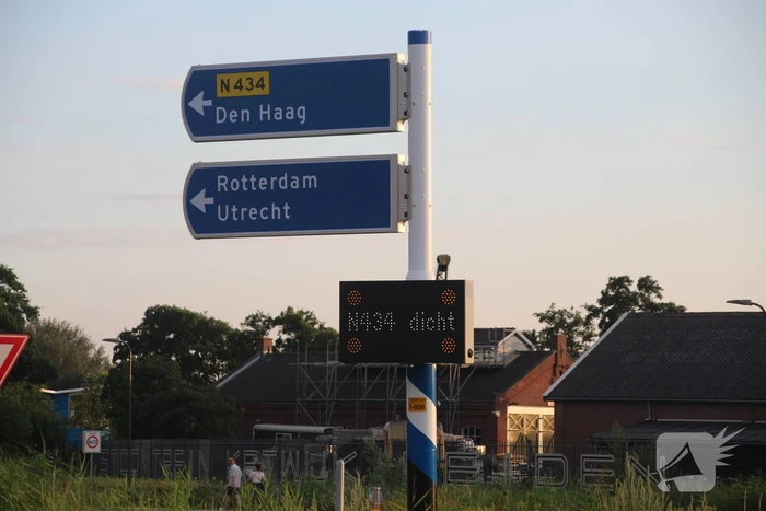 Motorrijder gewond na valpartij, weg afgesloten