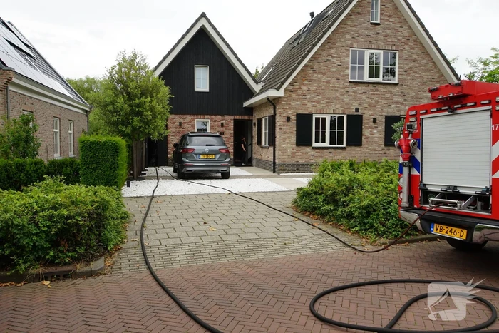 Buren ontdekken brand en slaan alarm