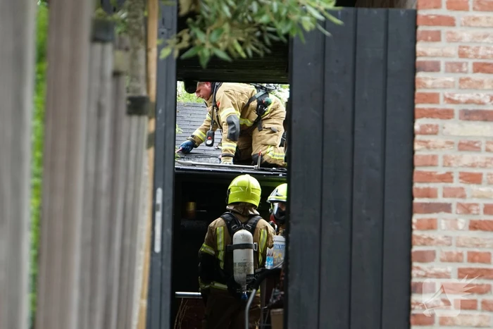 Buren ontdekken brand en slaan alarm