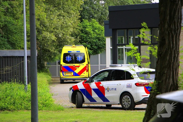 Incident in zwembad, politie doet onderzoek