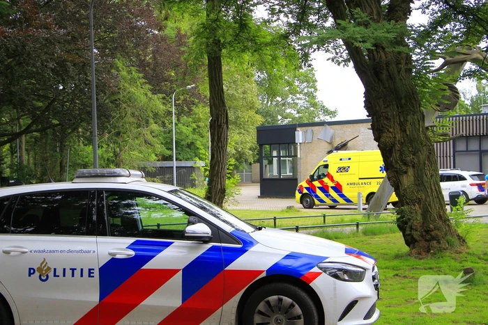 Incident in zwembad, politie doet onderzoek