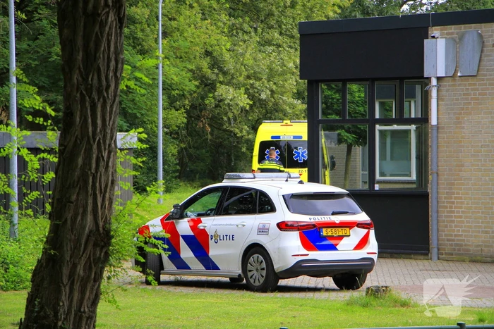 Incident in zwembad, politie doet onderzoek