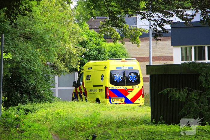 Incident in zwembad, politie doet onderzoek