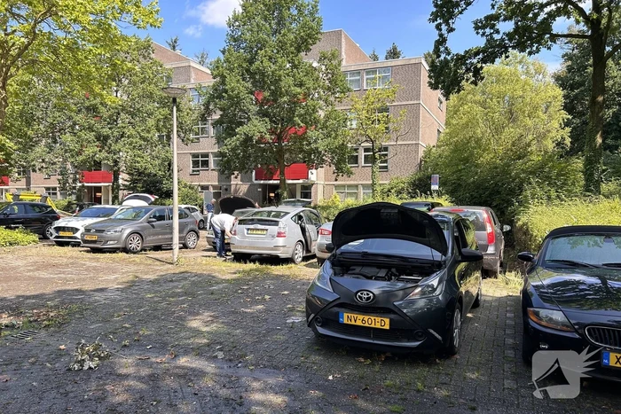 Bergers druk met afslepen voertuigen na hoosbuien
