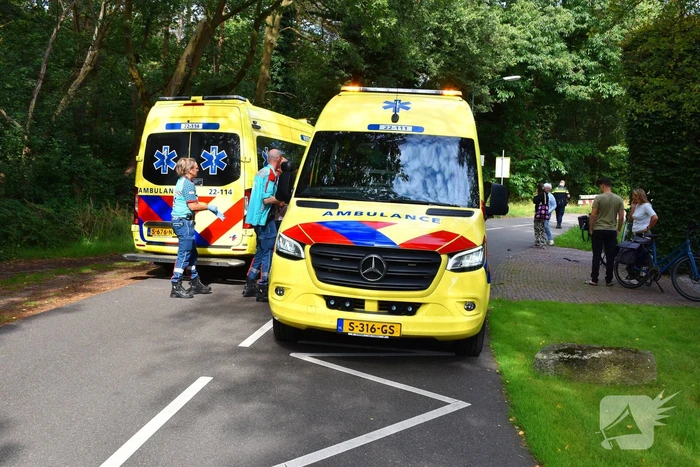 Gewond Persoon naast mountainbike aangetroffen op wegdek