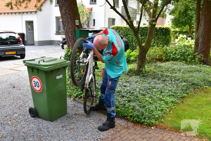 Gewond Persoon naast mountainbike aangetroffen op wegdek
