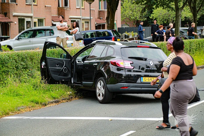 Flinke ravage bij ongeval tussen lijnbus en personenauto