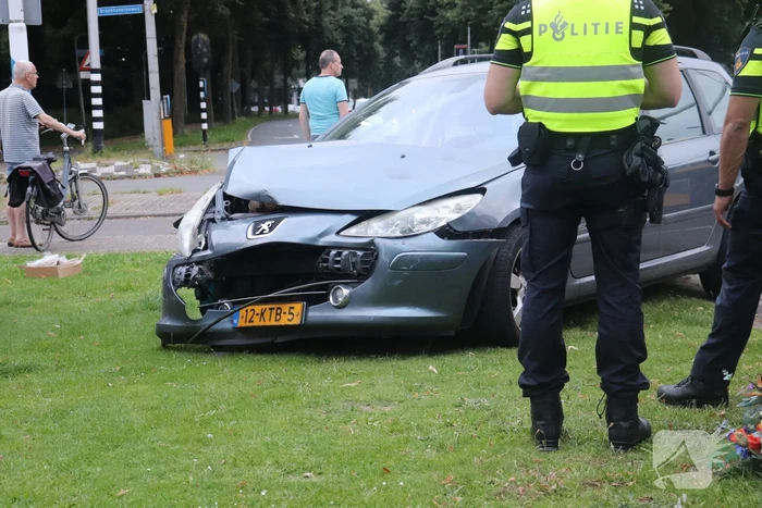 Flinke schade na ongeval op kruising