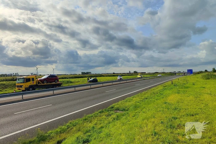Voertuigen afgesleept na kop-staartbotsing