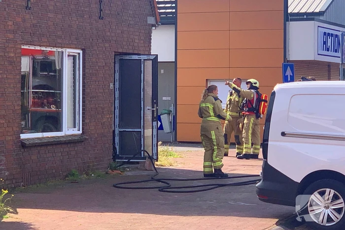 Straat afgezet vanwege brand in woning