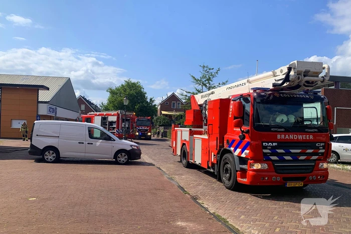 Straat afgezet vanwege brand in woning