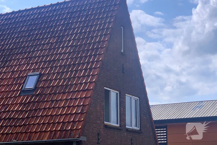 Straat afgezet vanwege brand in woning